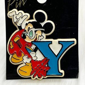 🔮 5/$25 Vintage Disney Plastic "Y" Mickey Mouse‎ Pin